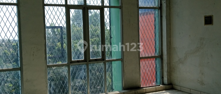 Strategic Shop House in the Center of Tangerang City 1