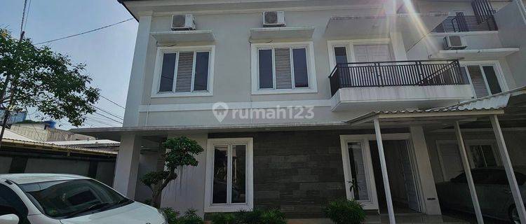 Dijual Rumah Bagus dalam Cluster Cinere 5 menit ke Tol Brigif 1