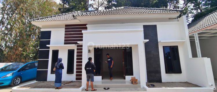 Rumah Baru Siap Huni Suasana Asri Dalam Cluster di Manisrenggo 1