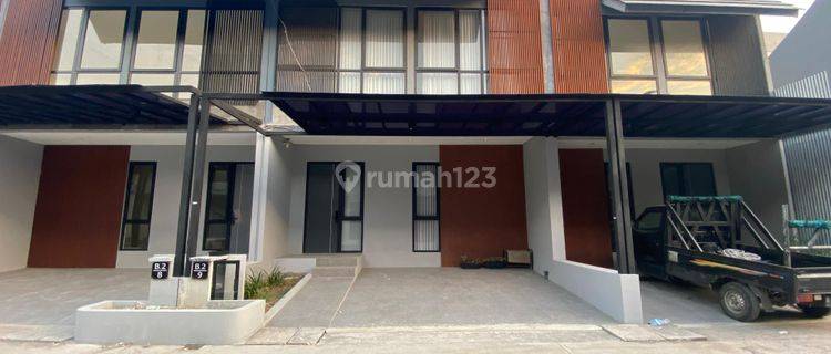 Rumah 2 Lantai Baru SHM 3km Dari Queen City Mall  1