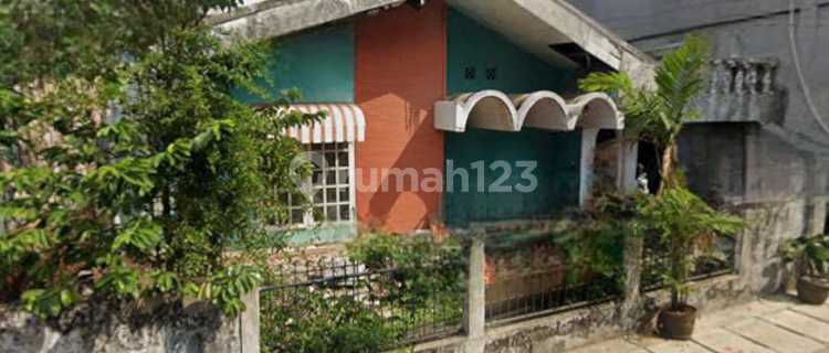For Sale Old House Land Calculation in Kebayoran Lama Complex, South Jakarta 1