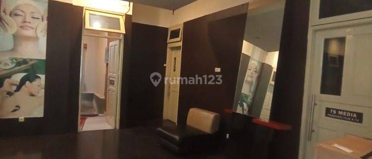 DI SEWAKAN / JUAL GEDUNG 2 LANTAI  EKS RESTO DI TEBET JAKARTA SELATAN 1