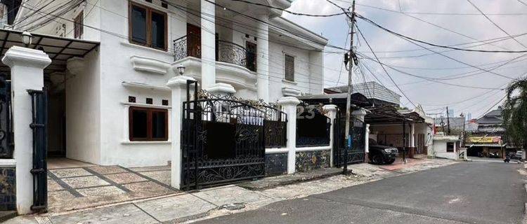 Disewakan Rumah Mewah Hoek Di Tebet Timur Jakaeta Selatan 1