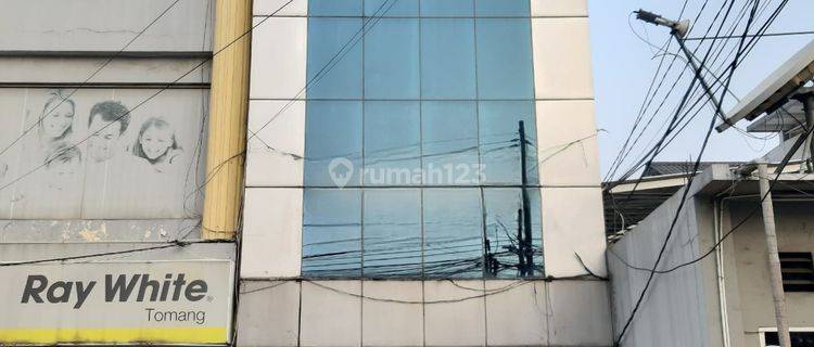 Disewakan Ruko 3,5 Lantai Ex Bank Area Tomang Raya 1