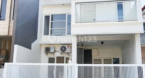 Ready-to-Occupy Minimalist House in Pakuwon City 1