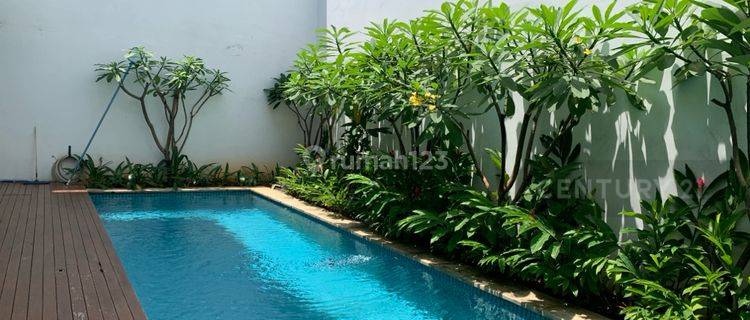 Rumah Siap Huni Dengan Kolam Renang Di Pondok Indah 1