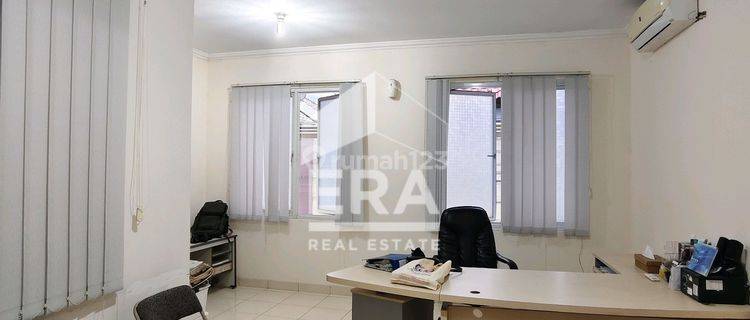 Disewakan Murah Ruko Semi Furnished Hadap Jalan untuk usaha Kantor 1