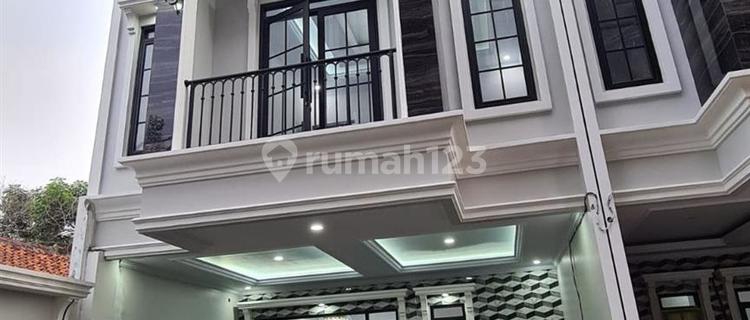 Rumah 3 Lantai Baru Semi Furnished SHM di Jagakarsa Jakarta 1