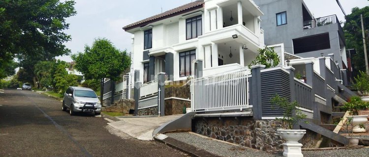 Rumah Terenovasi Semi Furnished SHM Cibubur, Bogor ( Udy) 1