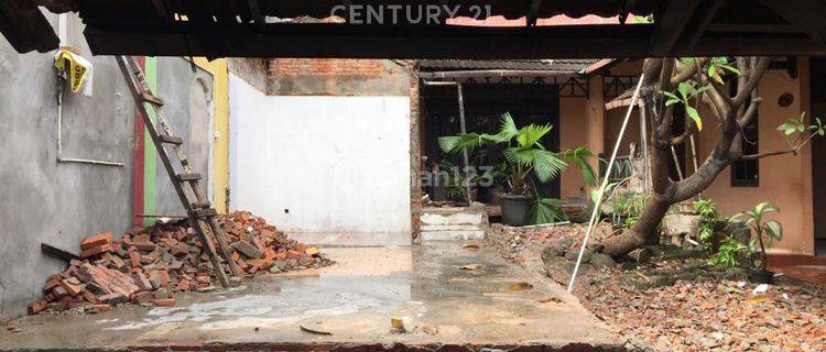 Bangunan Lama Hitung Tanah Di Pondok Kelapa S8206 1