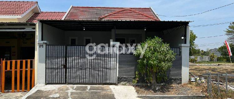 Rumah Menganti Gresik Butuh Uang 1