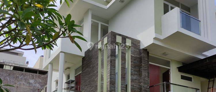 Rumah Hook,  Dalam Cluster Modernhill  Di Pondok Cabe 1