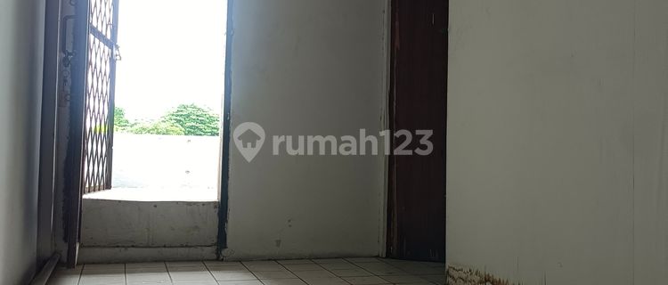 For Rent 2½ Story Shophouse in Jatimulya, Strategic Access, Next to Indomaret 1