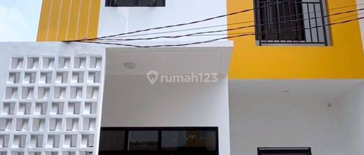 Rumah Minimalis Modern, KPR, 2 Lantai, SHM, Dekat Tol 1