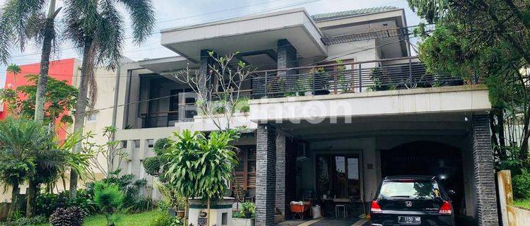 KAN RUMAH MODERN 2 LANTAI + SWIMMING POOL SIAP HUNI FULL FURNISHED ASRI DAN NYAMAN 1