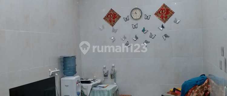Jual Bu Rumah Taman Palem Lestari 3 Lantai SHM Furnished Jakbar 1
