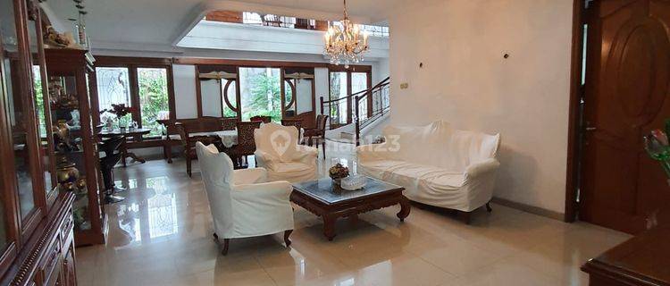 Dijual Rumah Bintaro Sektor 3 SHM 2 Lantai Semi Furnished Classic 1