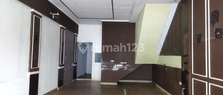 For Rent: Summarecon Serpong 3-Story Shop House, 200 Meters, South Tangerang 1