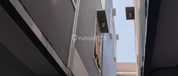 Rumah 2 Lantai Di Kawasan Bisnis Johar Baru Jakarta Pusat  1