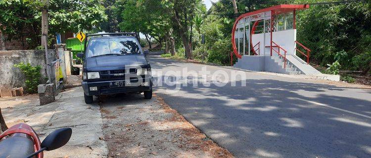 RUMAH PINGGIR JALAN RAYA SEMARANG GUNUNGPATI KAMPUNG DESSEL 1