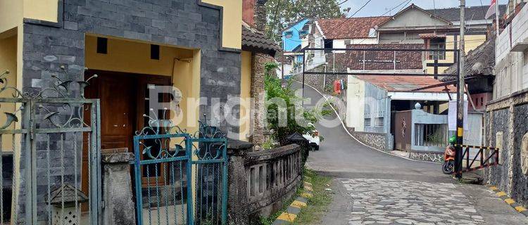 RUMAH 104 M2 STRATEGIS KAMPUNG BALI, KALISARI, WATES, MAGELANG UTARA 1