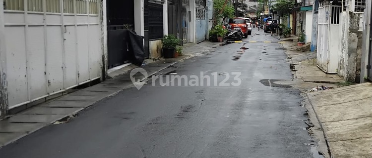 Jual Rumah Lokasi Bagus, Akses Mudah Tambora , Jakarta Barat 1