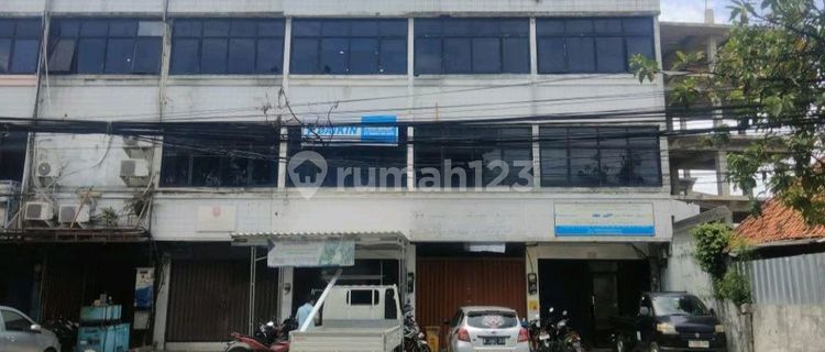 Ready-to-Use Shophouse in the Tebet Area 1