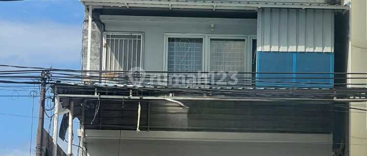 For Rent: 3-Story Shop House on Mahendradatta Main Road 1