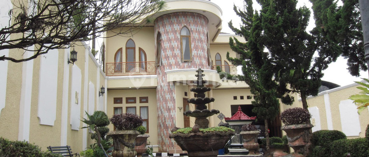 Rumah Bagus Sekaligus Villa di Jalan Selabintana, Sukabumi 1