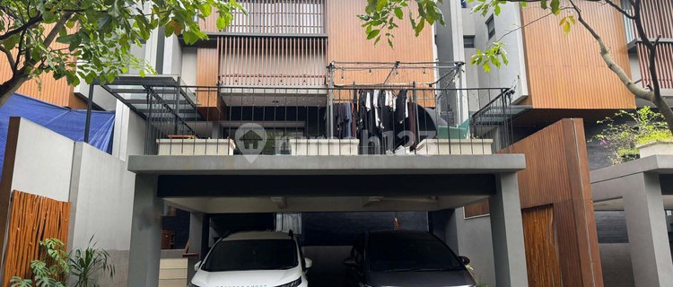 Rumah 3 Lantai Fully Furnished dan Full Renov di Cluster Caelus Greenwich Park BSD City 1