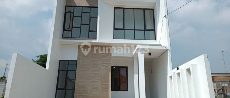 Rumah 2 Lantai Dengan Akses Jalan Lebar di Perumahan Bekasi 1