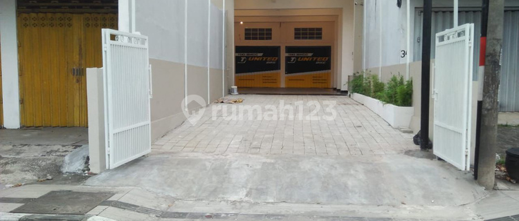 Shop House in Gajah Mada, Magersari, Mojokerto City, 600 m² 1