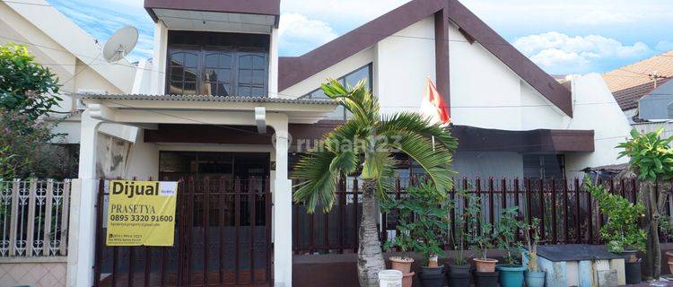 Rumah Nyaman 2 Lantai Furnished Di Jl Manyar Kertoadi, Surabaya 1