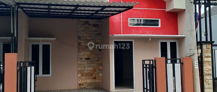 Rumah Cantik Mewah Dijual Pinggir Jalan Utama 1