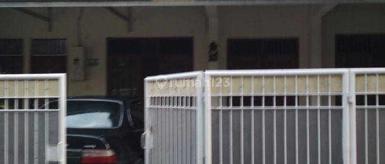 Rumah 2,5 Lantai Dekat dengan Kantor Kelurahan 1