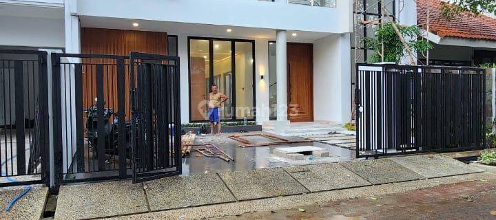 FOR SALE BRAND NEW HOUSE LEBAK BULUS JAKARTA SELATAN  Rumah Unfurnished Baru SHM - Sertifikat Hak Milik di FOR SALE BRAND NEW HOUSE LEBAK BULUS JAKARTA SELATAN  Bangunan baru 100% Siap huni Dalam komplek   Dekat pintu tol Dekat MRT lebak bulus Dekat ke Po 1