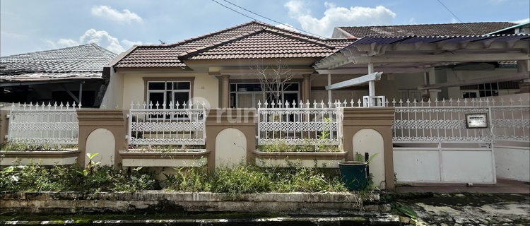 For Rent: 2-Story House, Land Area 275/250, on Jl Jendral Ahmad Yani, Bogor City, Near Bogor Palace, Tanah Sareal. Ready to Occupied, 3+1 Bedrooms, Spacious, Strategic Location, Newly Renovated, Flood-Free. 1