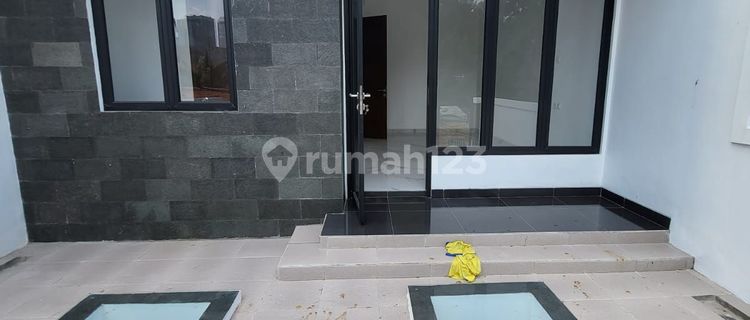 Rumah Cantik Siap Huni Lokasi Strategis 1
