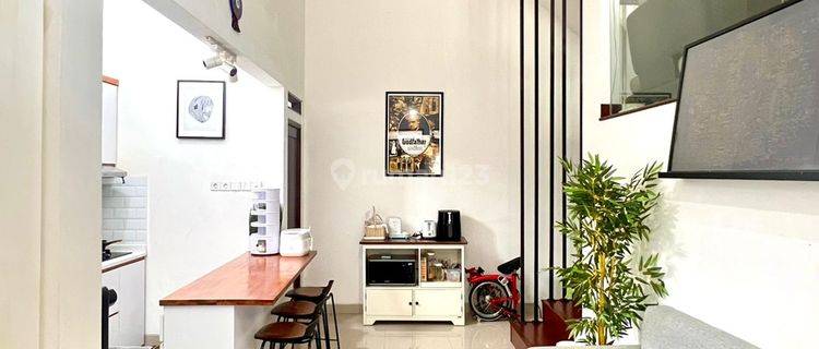 Dijual Rumah Cantik Furnished Siap Pakai Tinggal Bawa Koper Harga Bagus di Jagakarsa  1