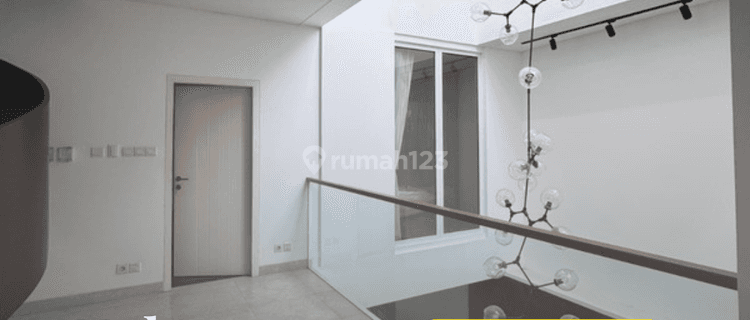 Disewakan Rumah di Kebayoran Baru, Jakarta Selatan 1