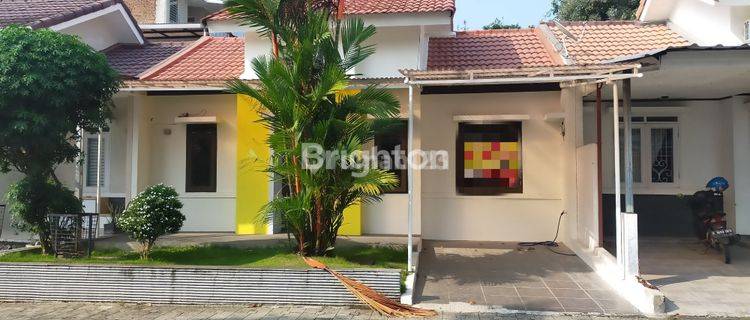 Rumah minimalis daerah Kota Baru Parahyangan 1