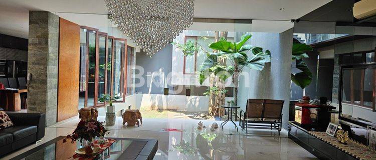 Rumah Sultan Old Money Furnished 3lantai Puri Indah Jakarta Barat 1