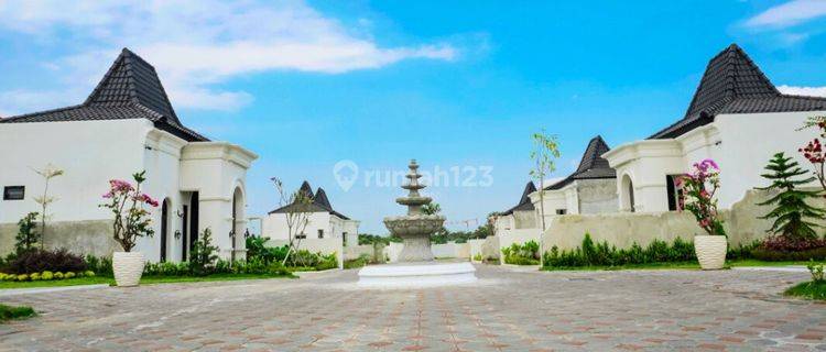 Rumah Tinggal Nyaman, American Classic di Pinggiran Kota Jogja 1