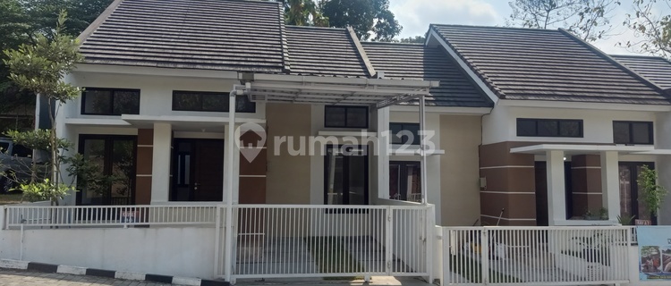 Perumahan Royal Tamansari One Gate System di Bantul 1