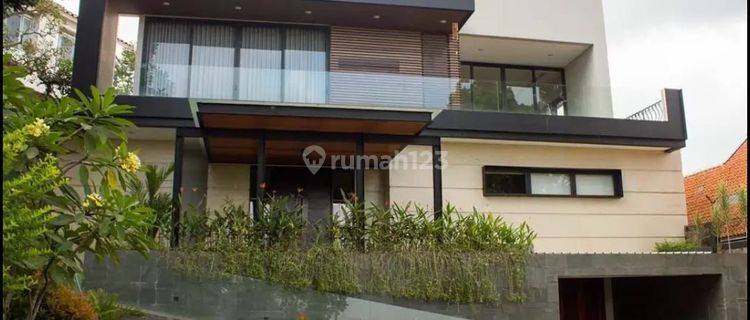 Dijual Villa Resort Lokasi Strategis Kota Bandung  1