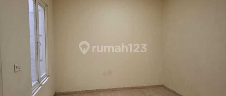 Rumah Siap Huni di Cluster Amerika Green Lake City Lokasi Bagus  1