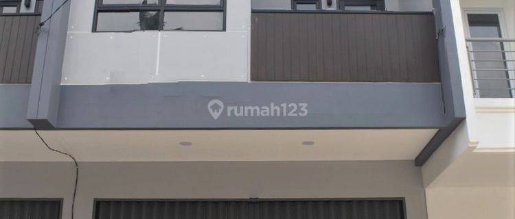 Ruko di Harapan Indah, Bekasi 150 m Bagus SHM 1