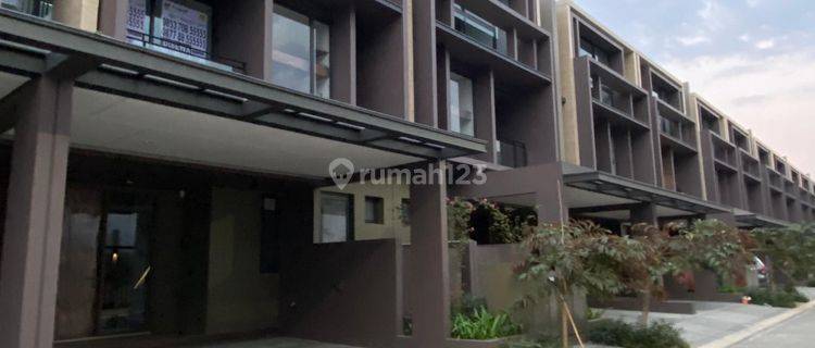 Rumah Mewah Dan Bagus Di Bsd Mudah Akses Jalan Tol 1