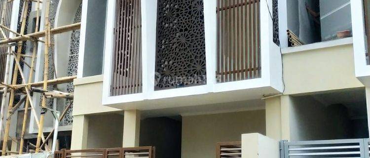 Rumah kos samping jalan utama Merjosari 16 kamar full furnished  1