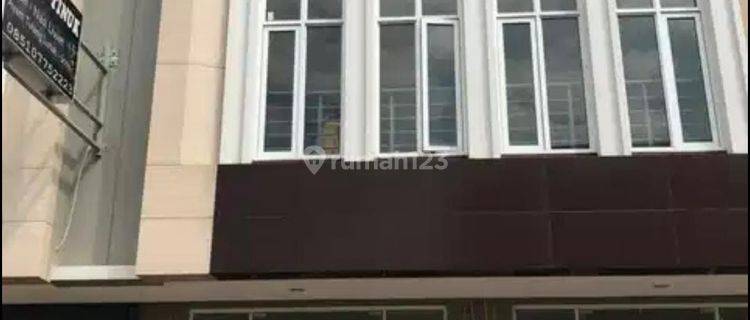 Ruko 2 Lantai Siap Untuk Usaha Di Kota Wisata 1
